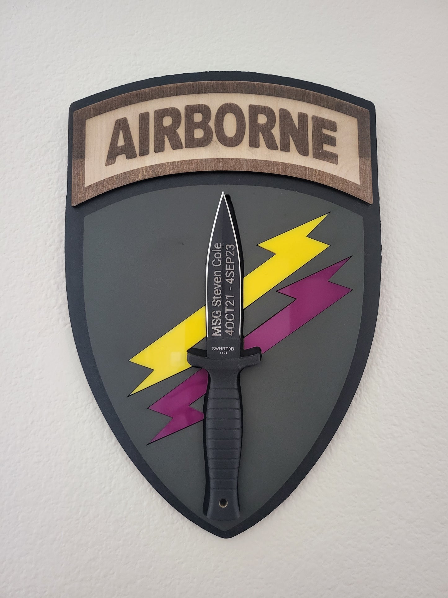 CAPOC plaque & knife